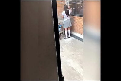 Se COGE a su VECINA Colegiala Adolescente Después de LAVAR LA ROPA! La Convence Poco a Poco Mientras NO Están sus PAPÁS! Mexicanas Putas! Sexo Amateur!